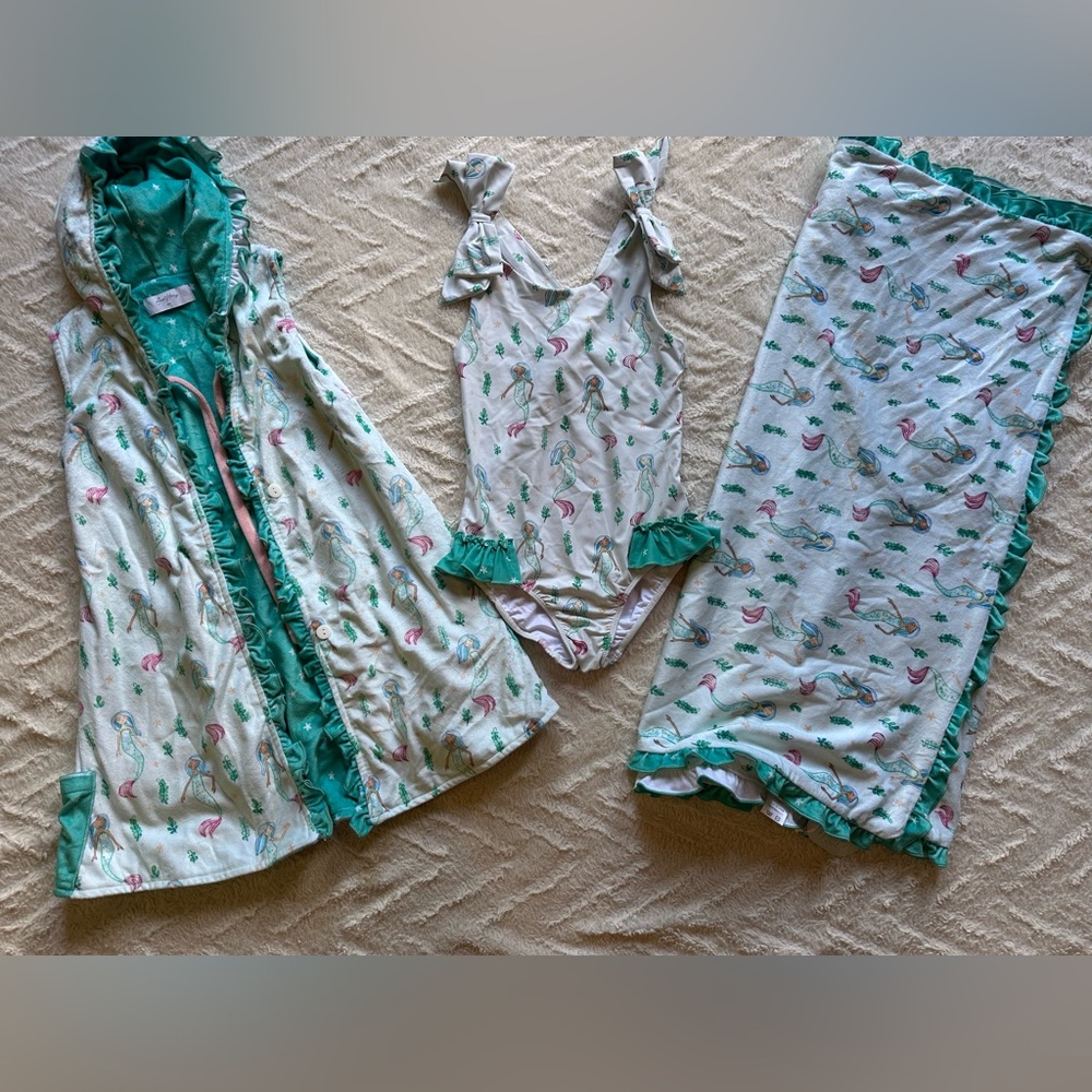 NWT SweetHoney Mermaid Swim swimsuit SIZE 8 One piece, towel coverup